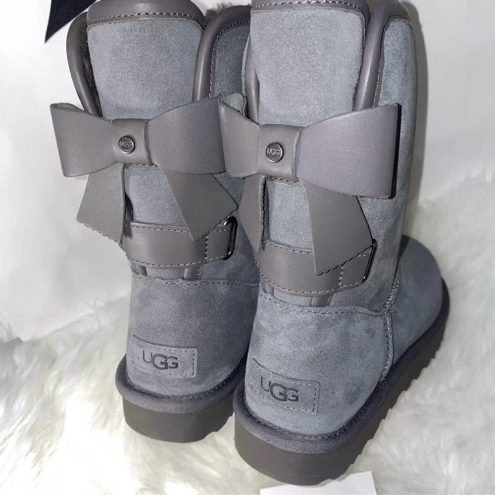 UGG Classic SHORT BAILEY LEATHER BOW Boots Woman size 8 New in box - Picture 5 of 11
